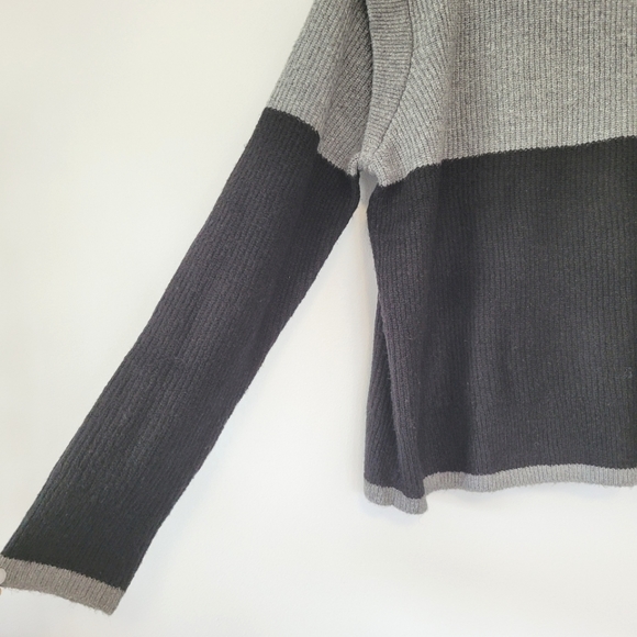 HALOGEN Black & Grey Color Block High Neck Unique Shoulder Long Sleeve Sweater - Picture 4 of 9
